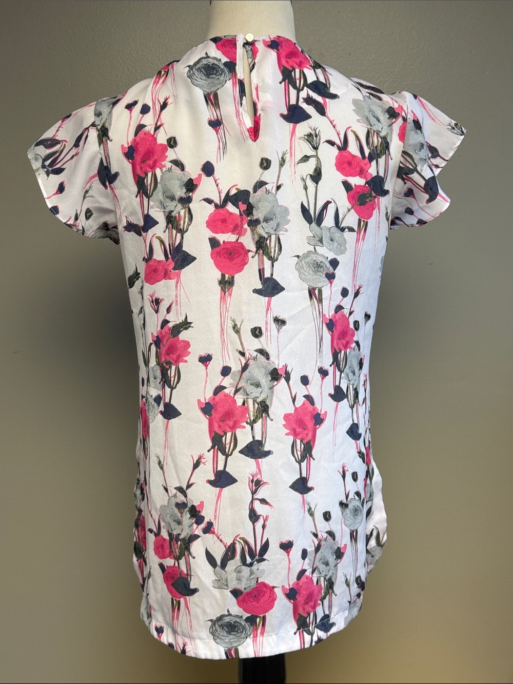 Liz Claiborne Floral Blouse Women's Small Pink Gray Pleated Short Sleeve Top - Picture 4 of 5